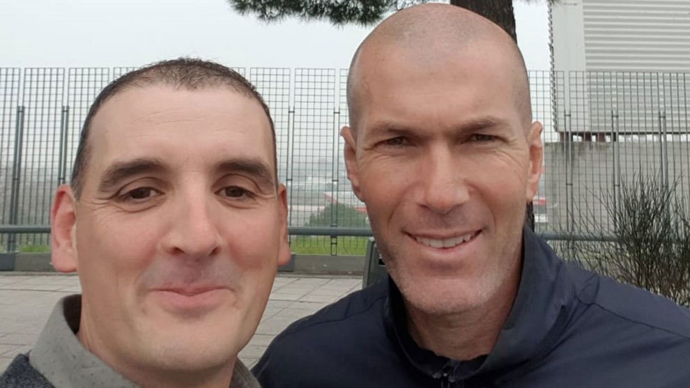 Al momento stai visualizzando Investito in auto da Zidane: il tifoso chiede… un selfie!